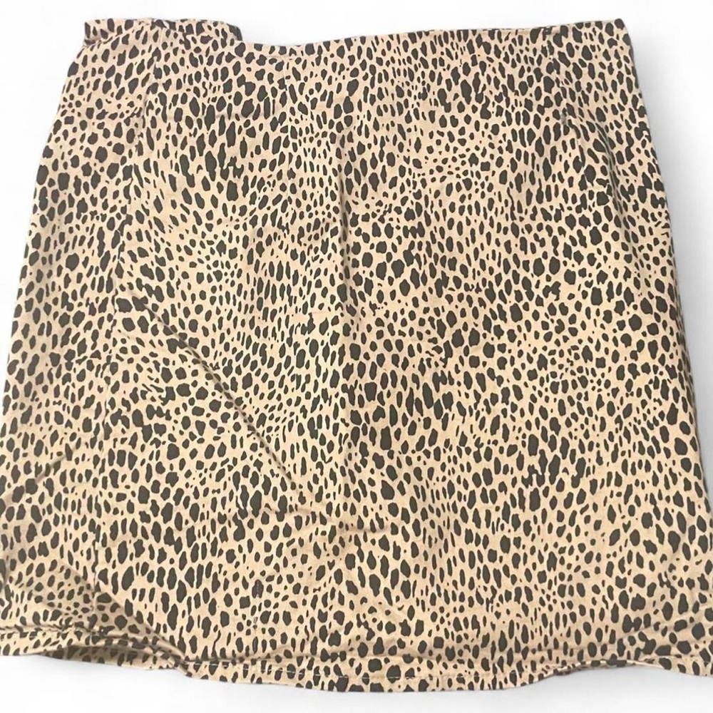 Brandy Melville Leopard Print Mini Skirt in Tan and Black